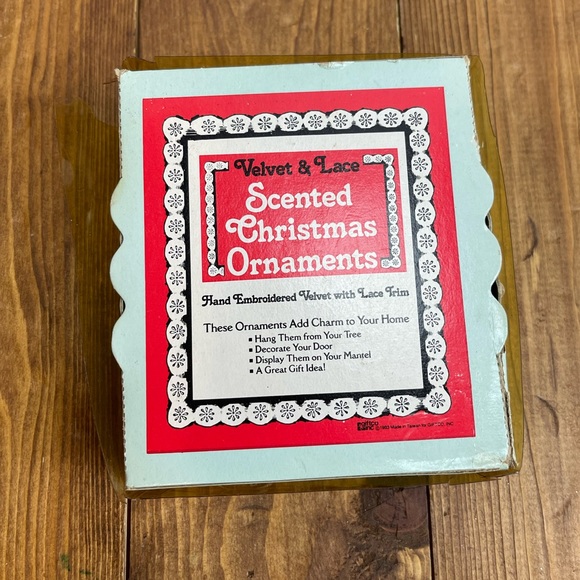 Vintage 1983 Giftco plush teddy bear Christmas tree ornament - Picture 3 of 5